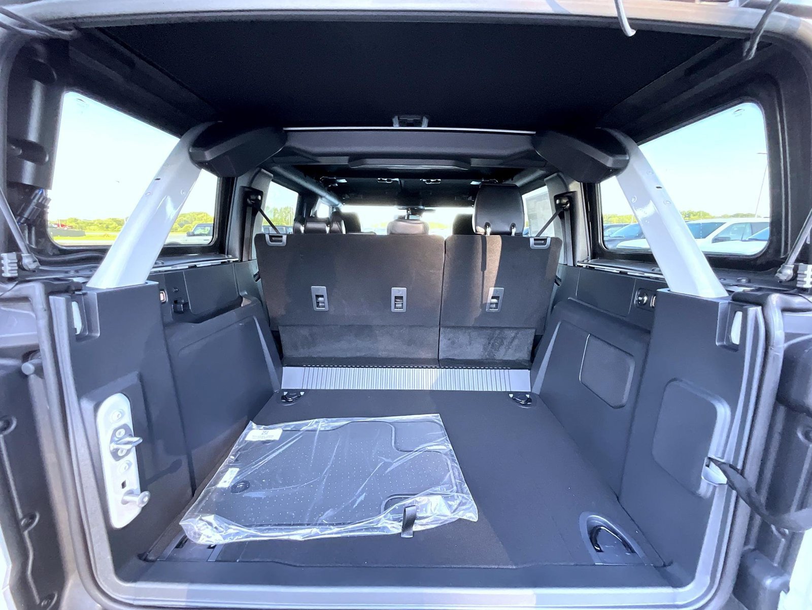 New 2026 Ford Bronco Outer Banks AWD/4WD image 15