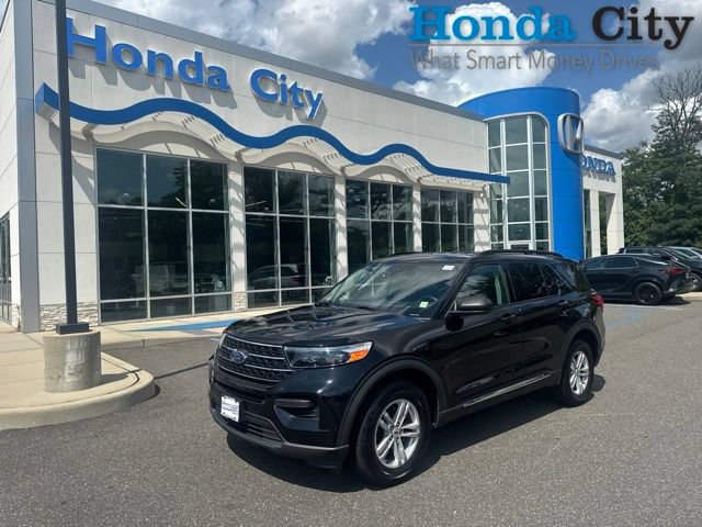 Used 2023 Ford Explorer XLT w/ Class IV Trailer Tow Package AWD/4WD image 1