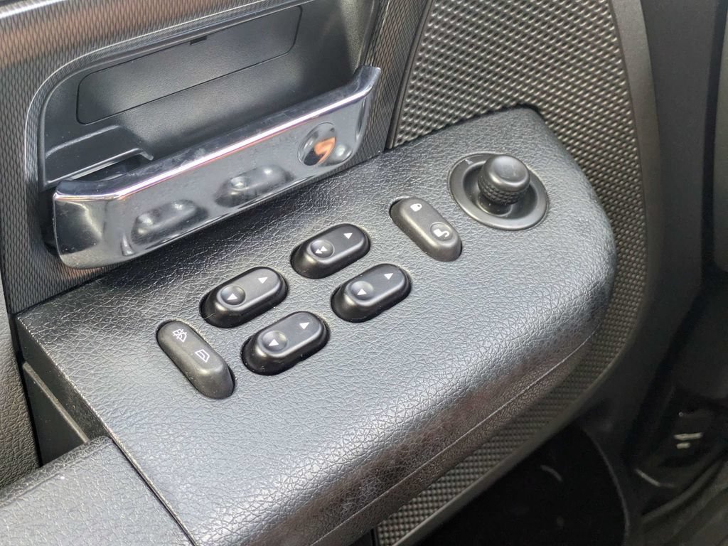 Used 2005 Ford F150 XLT AWD/4WD image 22