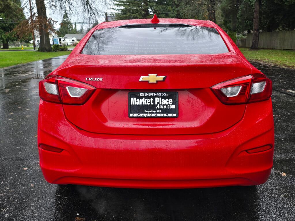 Used 2018 Chevrolet Cruze Premier image 5