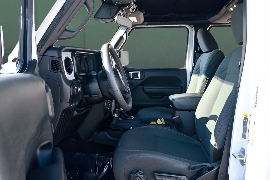Used 2024 Jeep Wrangler Unlimited w/ Convenience Group image 17