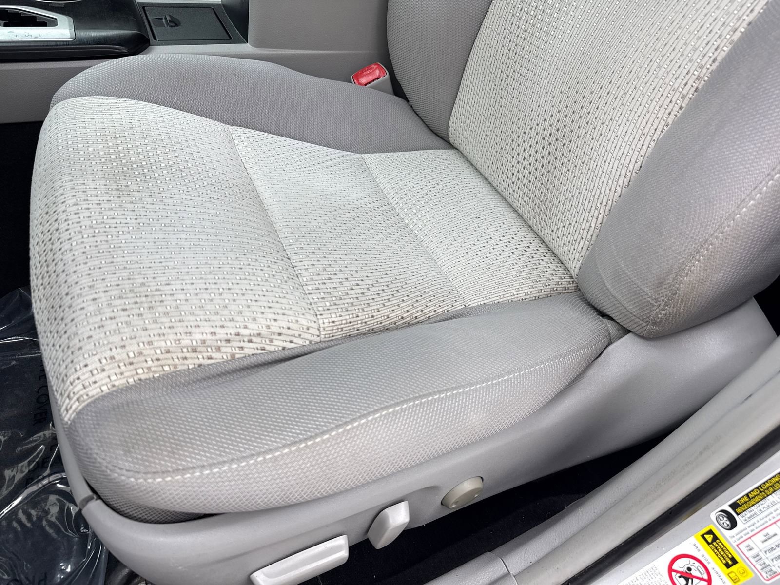 Used 2013 Toyota Camry LE image 33