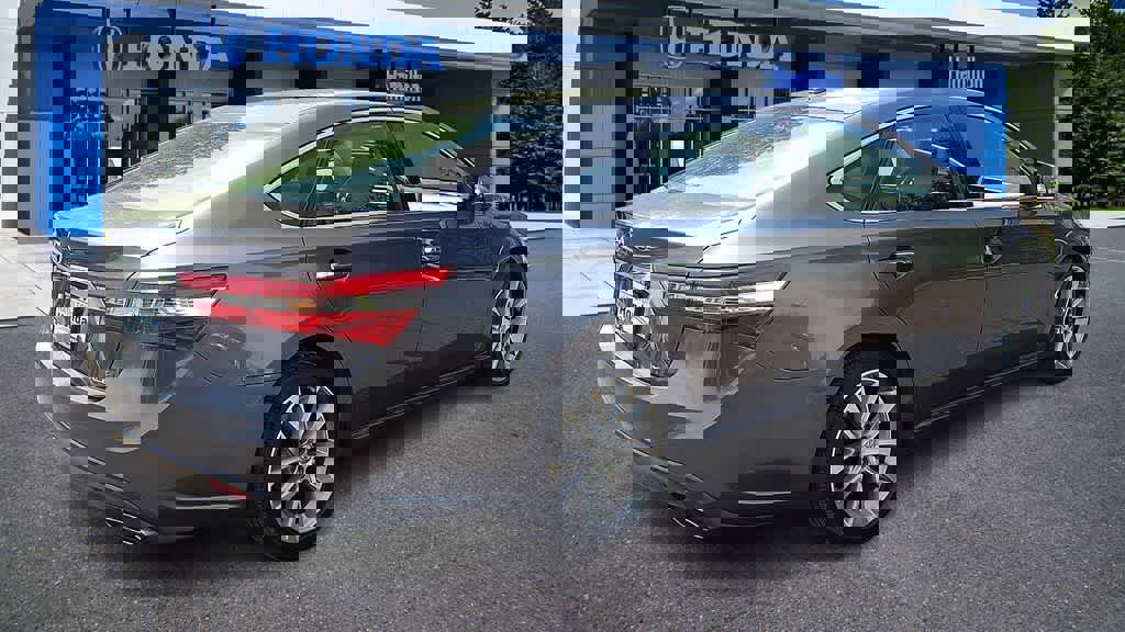 Used 2015 Toyota Avalon XLE Touring FWD image 8