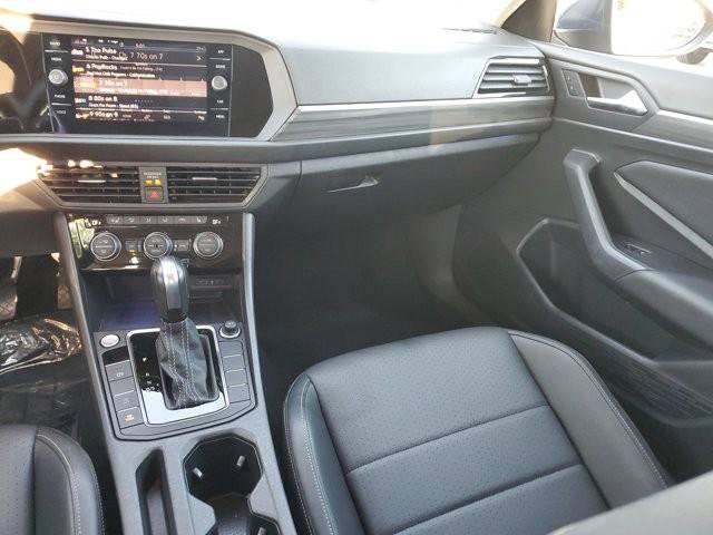 Used 2021 Volkswagen Jetta SEL image 16