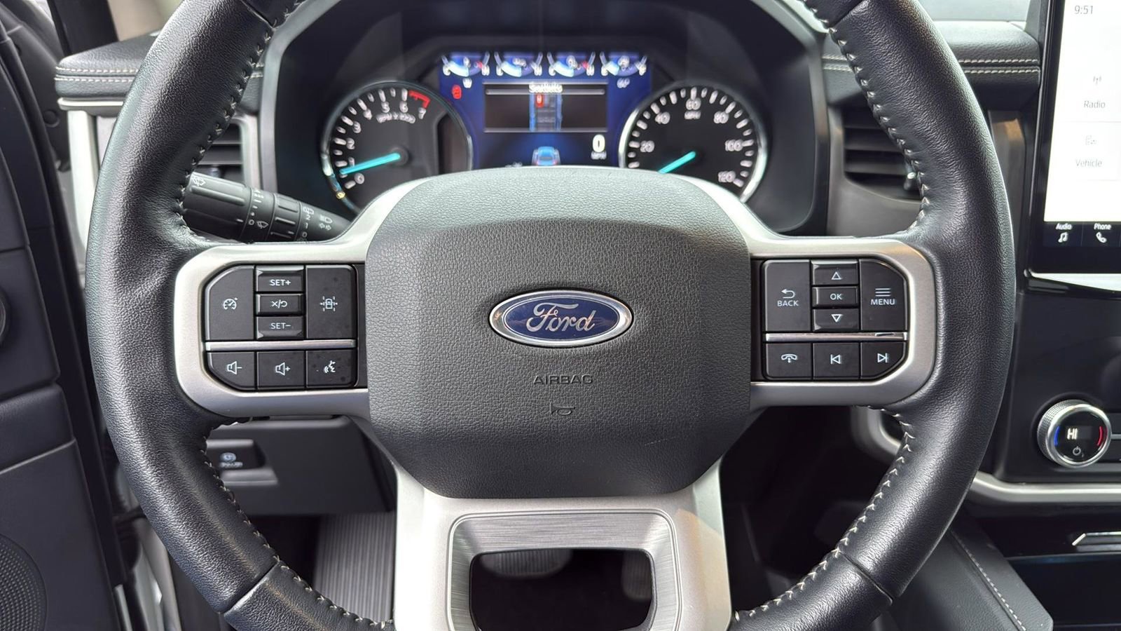 Used 2023 Ford Expedition XLT image 15