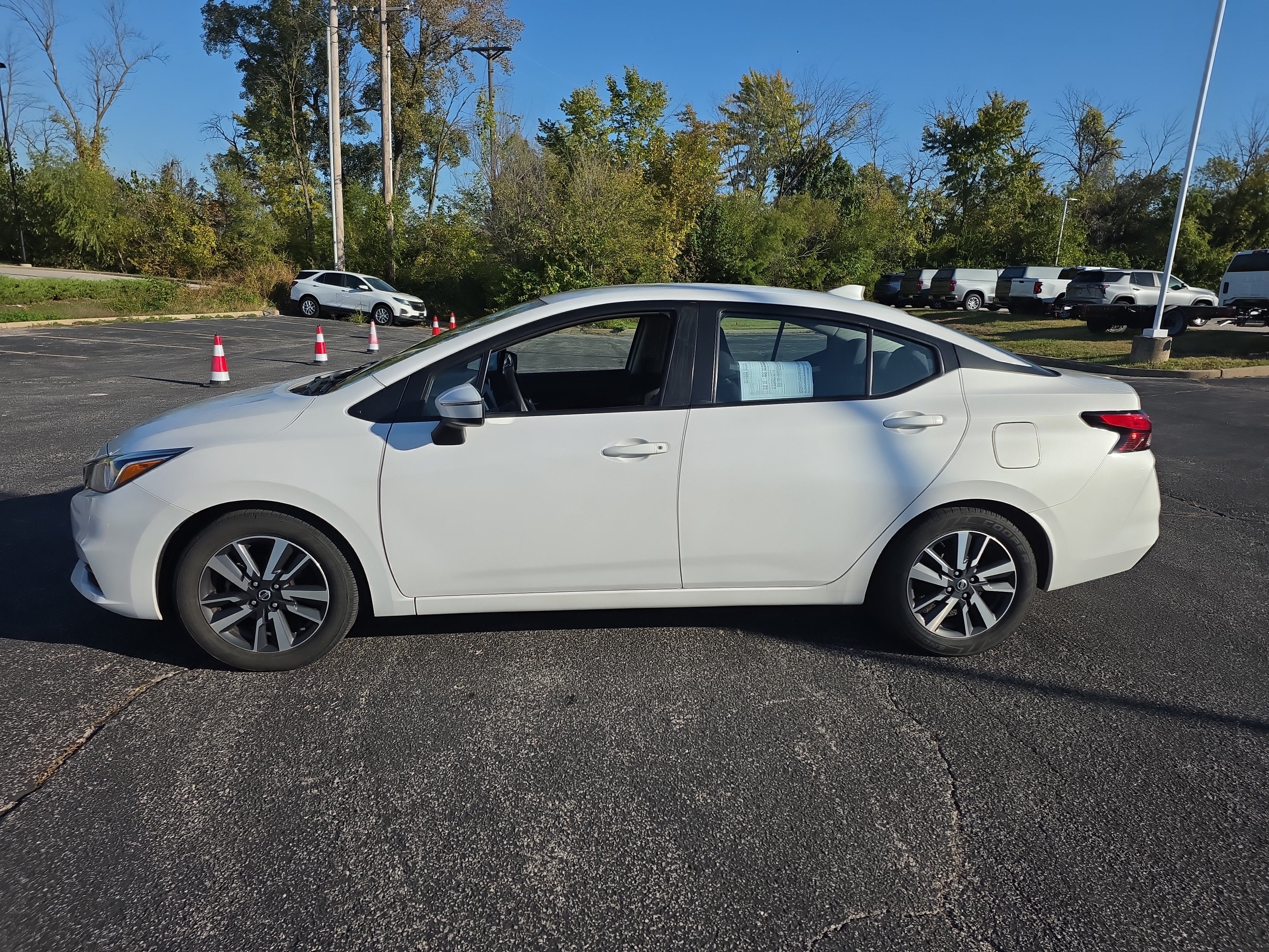 Used 2021 Nissan Versa SV FWD image 7