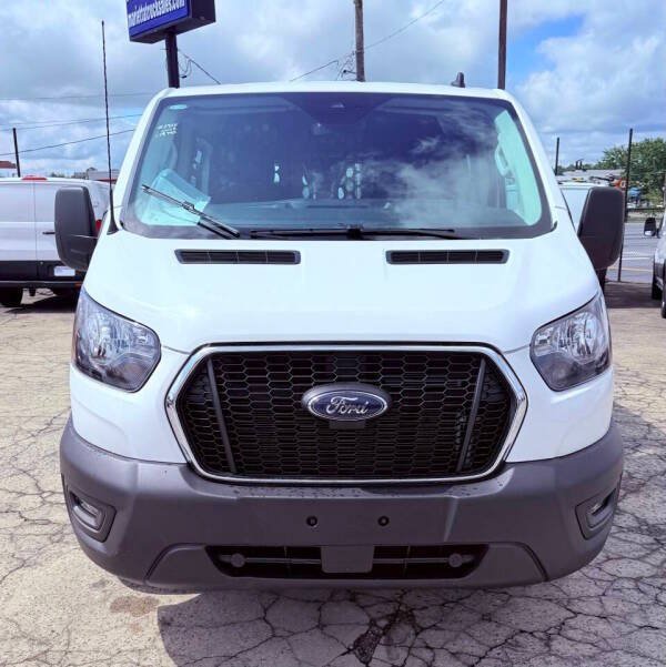Used 2025 Ford Transit 250 Low Roof w/ Exterior Upgrade Package RWD image 3
