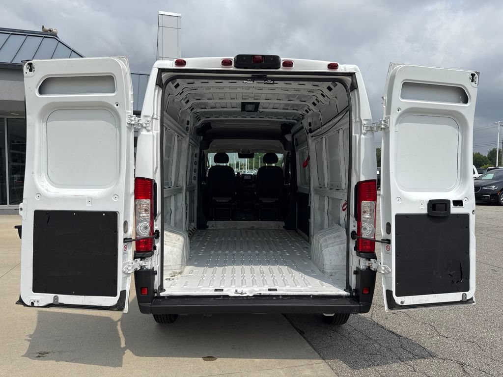 Used 2025 RAM ProMaster 2500 w/ Convenience Group FWD image 16