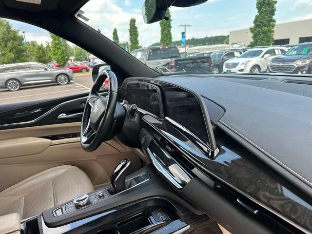Used 2024 Cadillac Escalade Premium Luxury w/ Performance Package AWD/4WD image 17