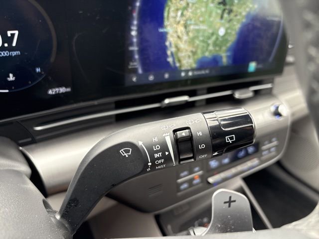 Used 2024 Hyundai Kona Limited image 21