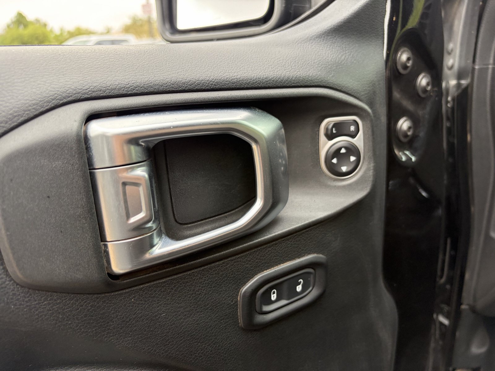 Used 2019 Jeep Wrangler Rubicon AWD/4WD image 19
