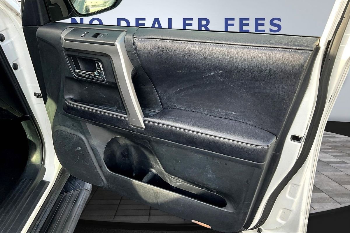 Used 2016 Toyota 4Runner SR5 image 28