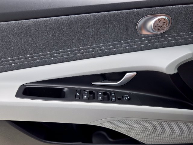 New 2026 Hyundai Elantra SEL Sport FWD image 14