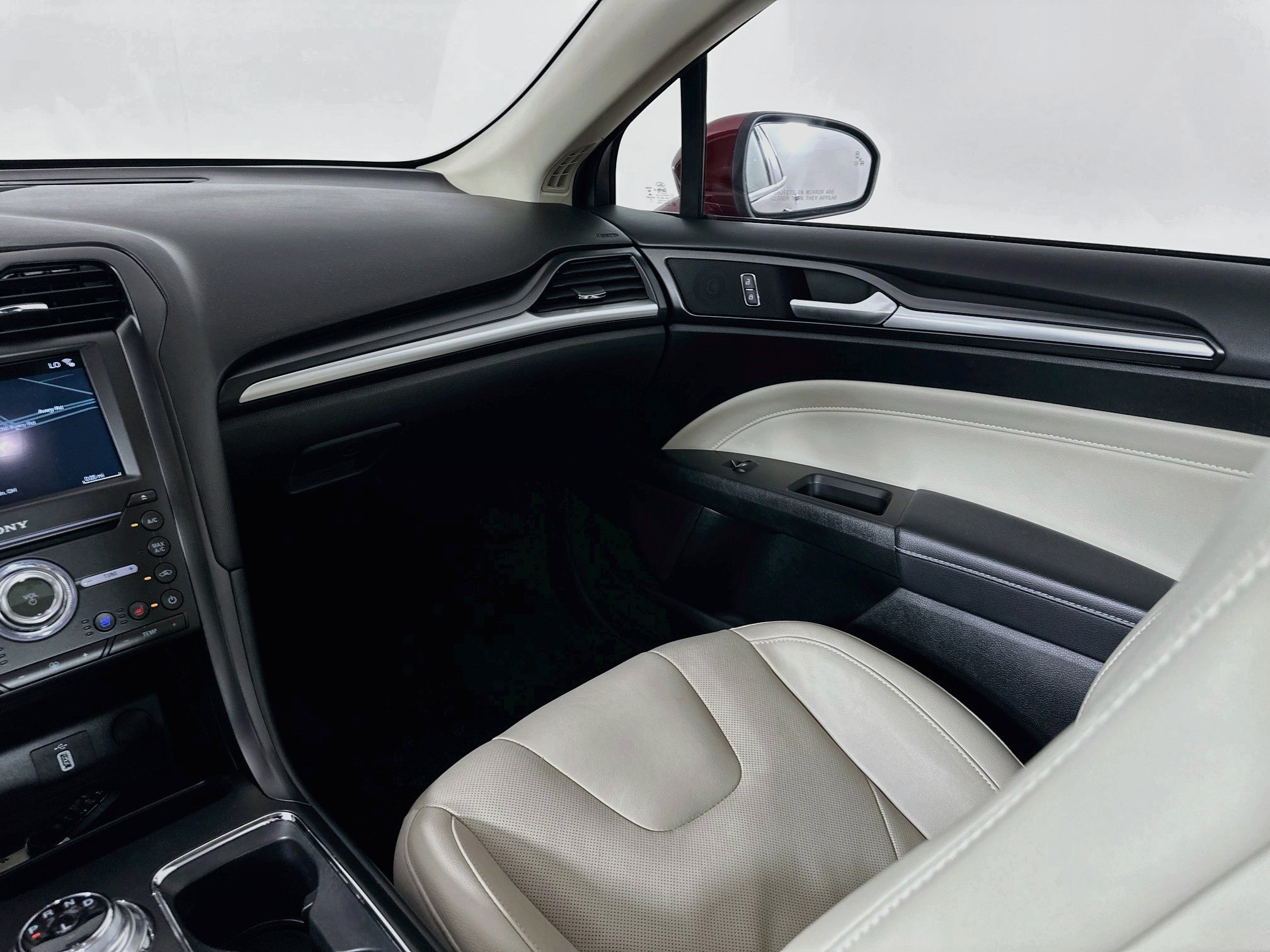 Used 2018 Ford Fusion Titanium FWD image 31