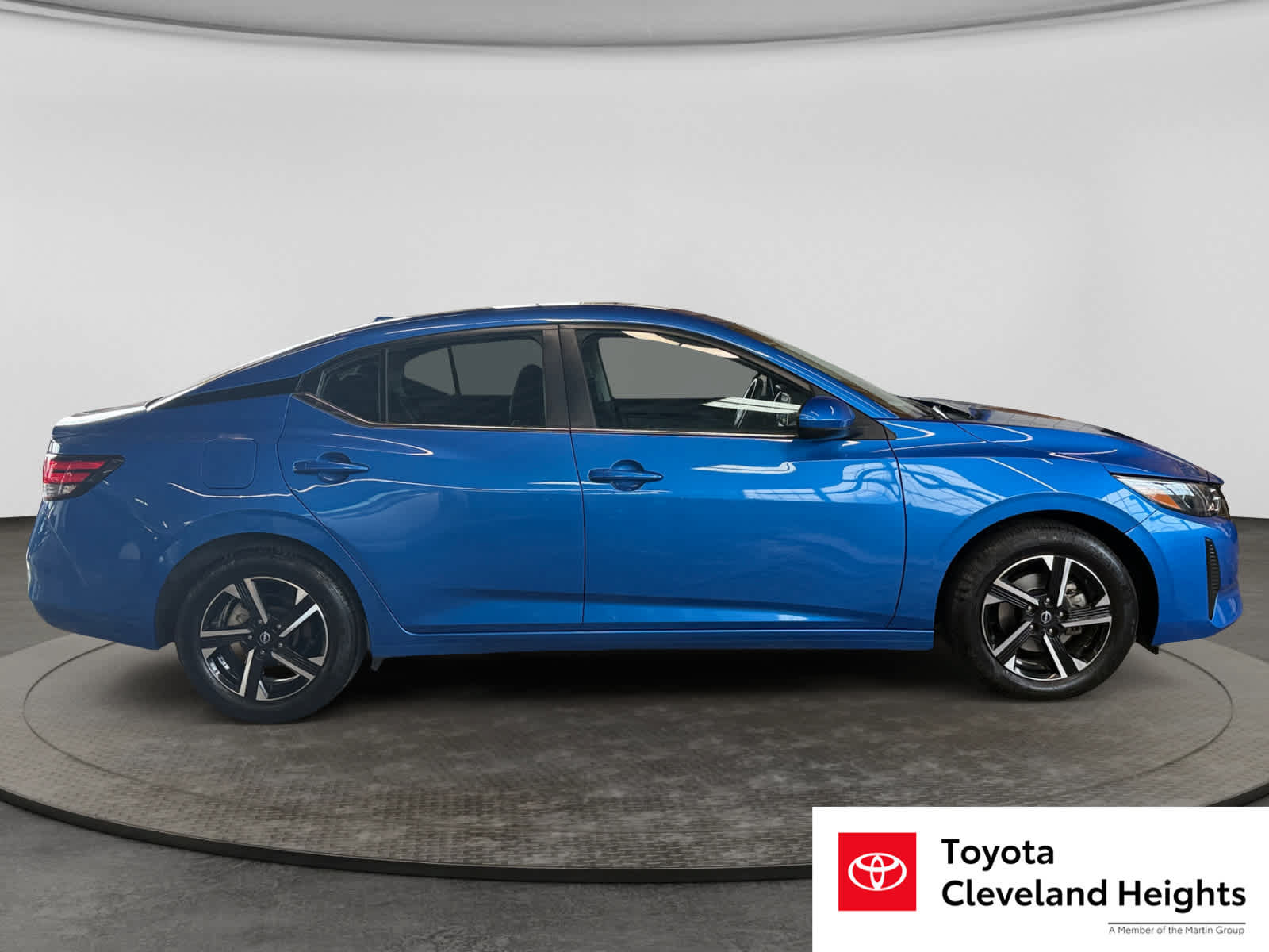 Used 2025 Nissan Sentra SV FWD image 4