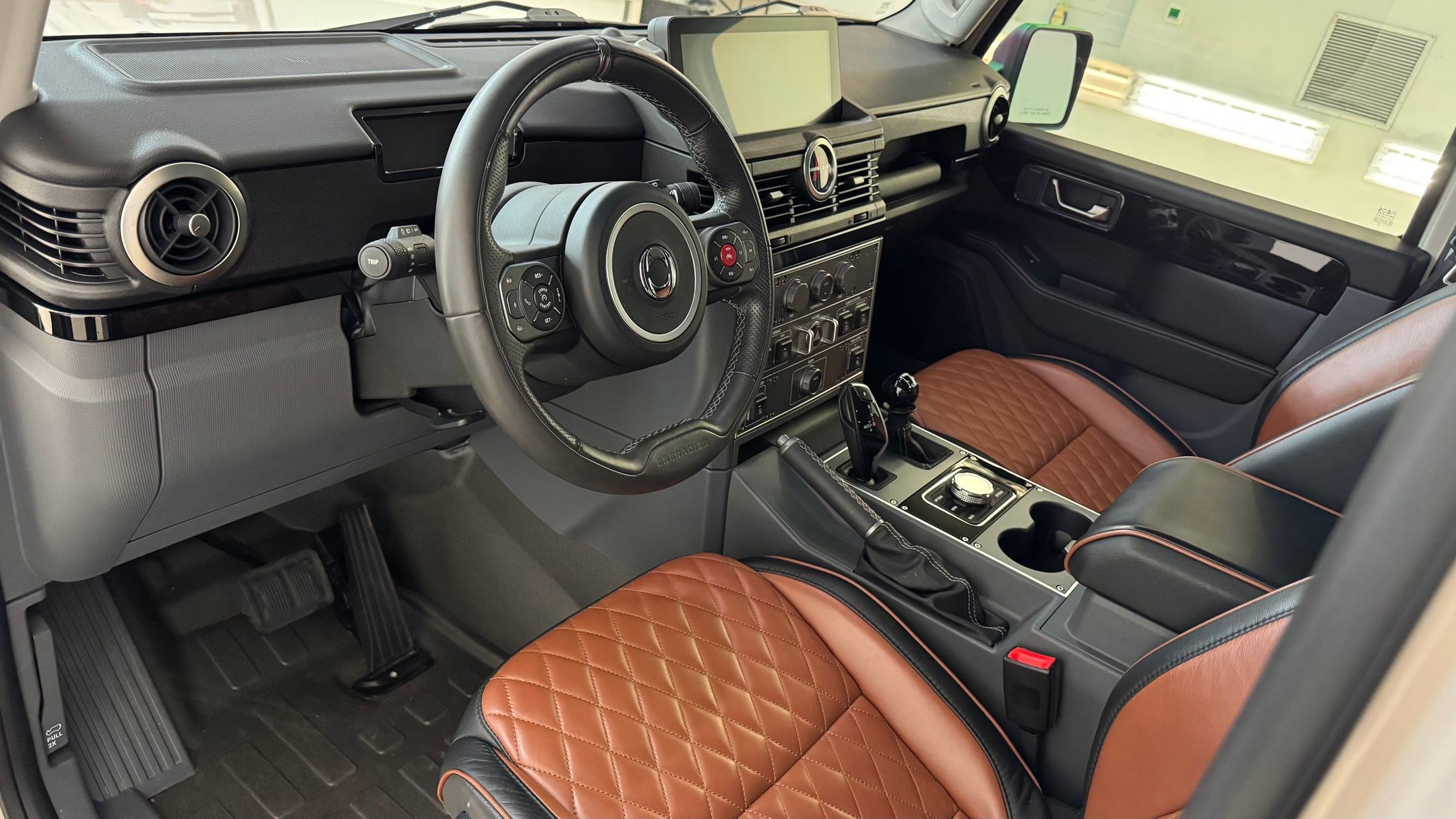 Used 2024 INEOS Grenadier Fieldmaster Edition image 4