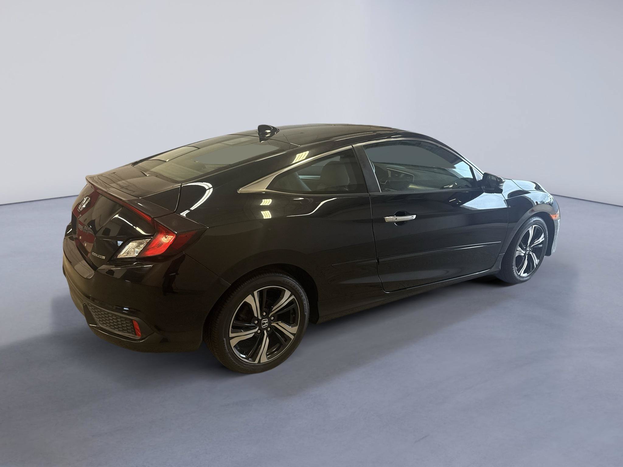 Used 2016 Honda Civic Touring image 8