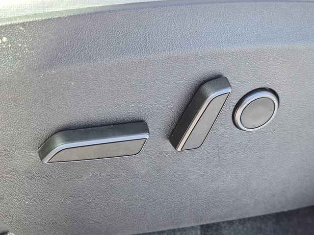 Used 2024 Tesla Model Y Long Range image 19