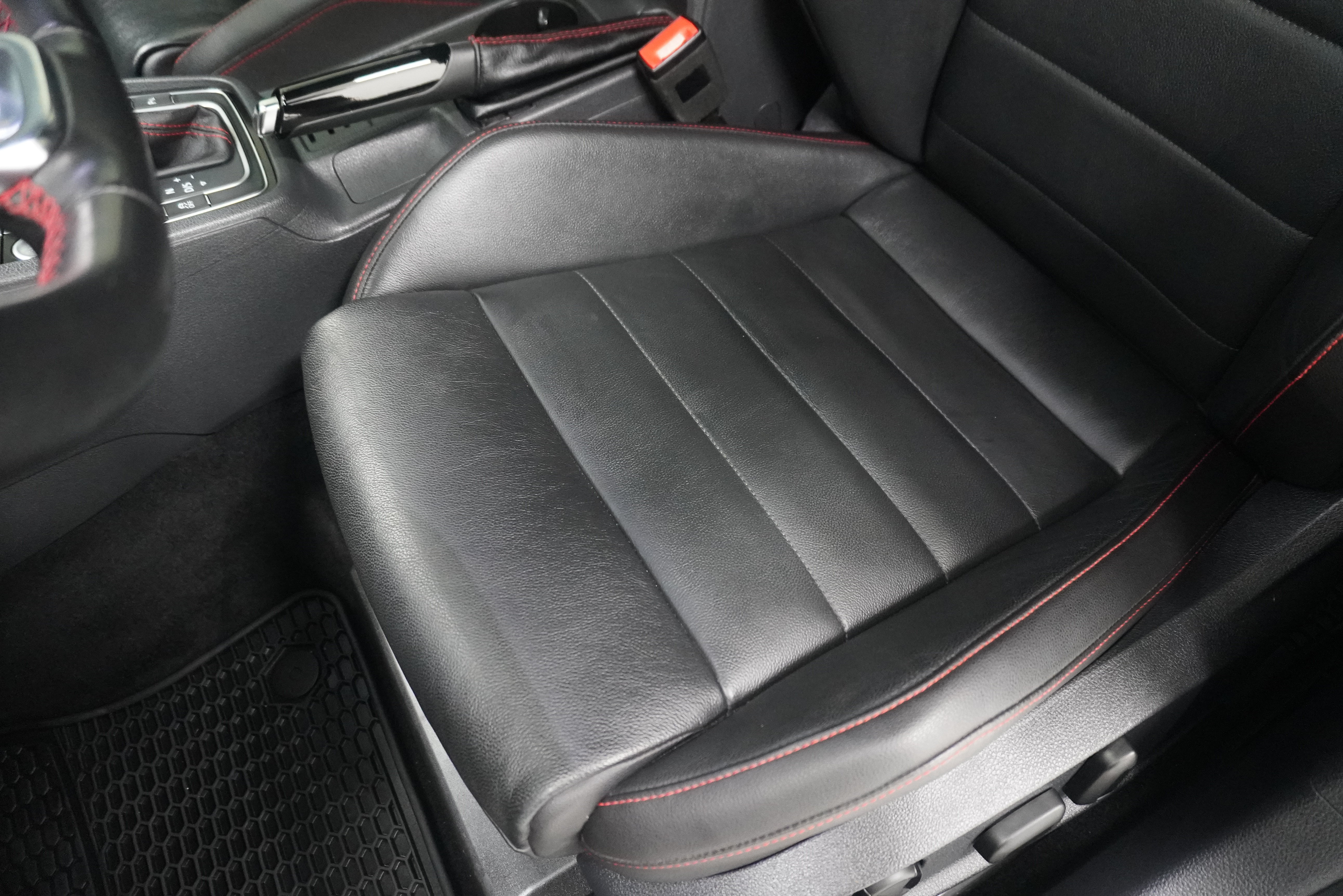 Used 2018 Volkswagen GTI Autobahn FWD image 13