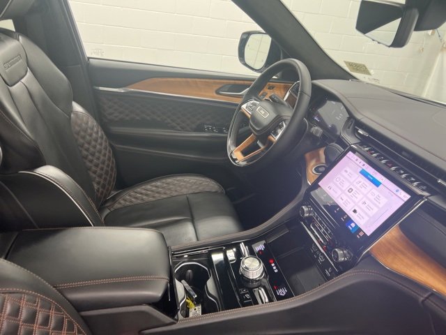 Used 2024 Jeep Grand Cherokee L Summit image 28