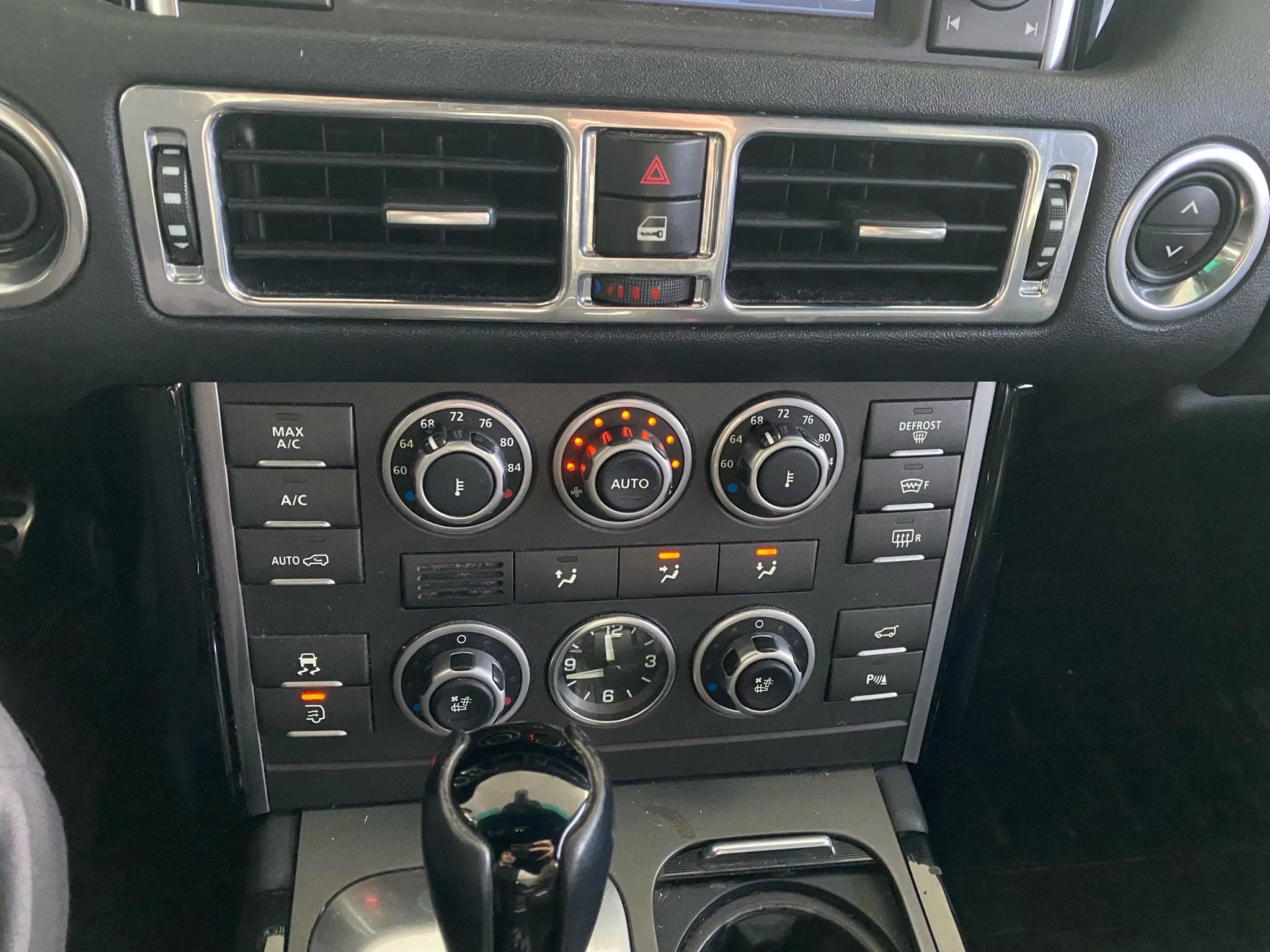 Used 2010 Land Rover Range Rover Supercharged image 8