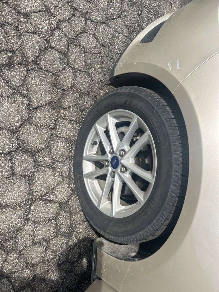 Used 2017 Ford Focus SE FWD image 27