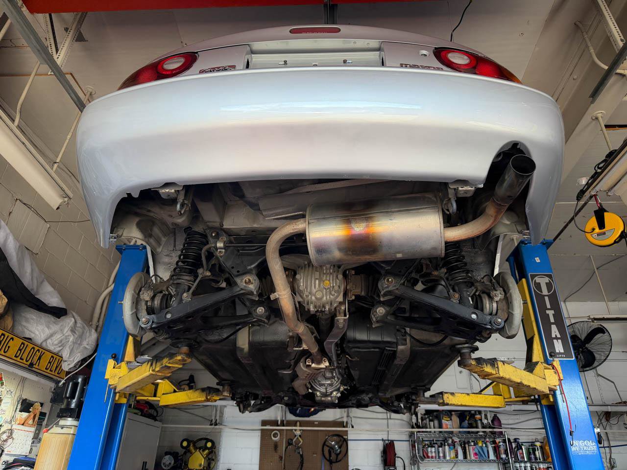 Used 1991 MAZDA MX-5 Miata RWD image 2