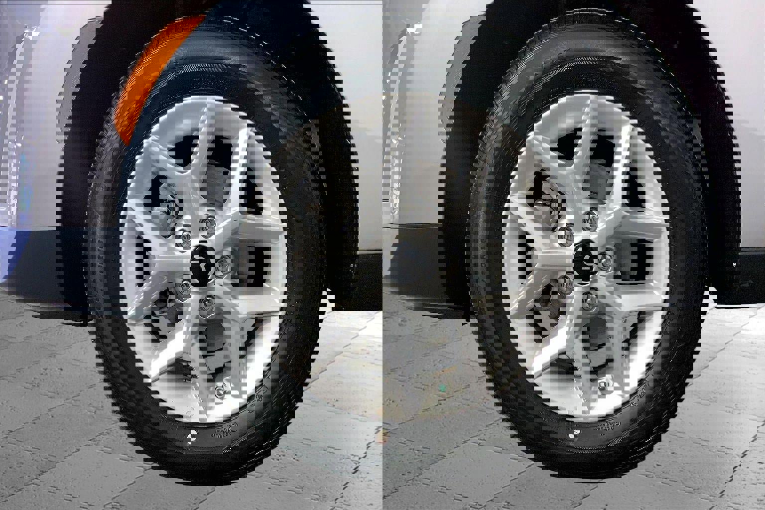 Certified 2025 Kia Soul LX image 9