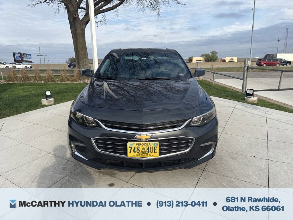 Used 2016 Chevrolet Malibu LT w/ Leather Package FWD image 9