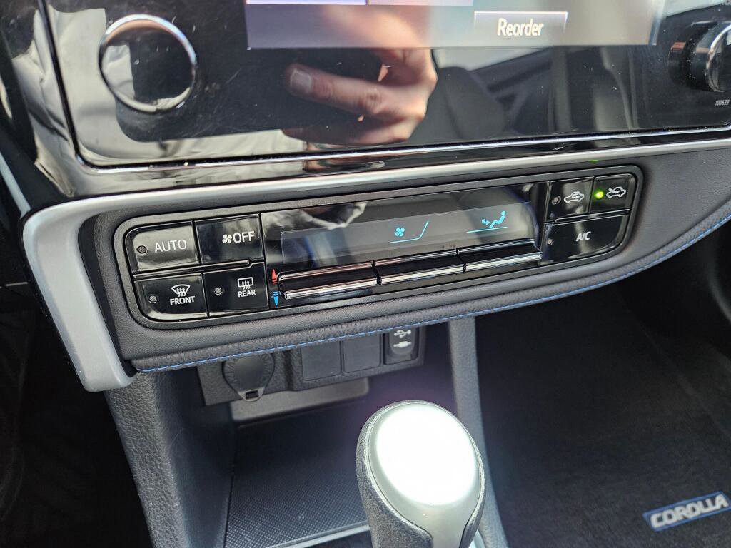 Used 2017 Toyota Corolla SE w/ Carpet Mat Package (TMS) image 28