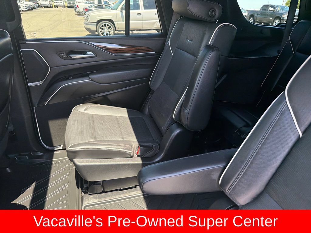 Used 2023 Cadillac Escalade Premium Luxury AWD/4WD image 26