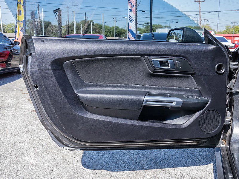 Used 2018 Ford Mustang GT image 10