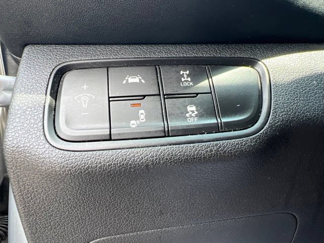 Used 2019 Hyundai Santa Fe SE AWD/4WD image 10