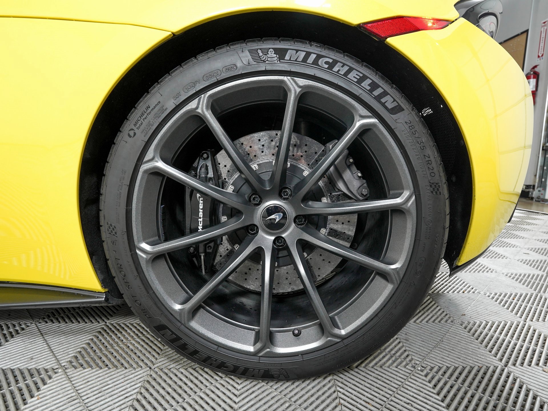 Used 2019 McLaren 570S Coupe image 24