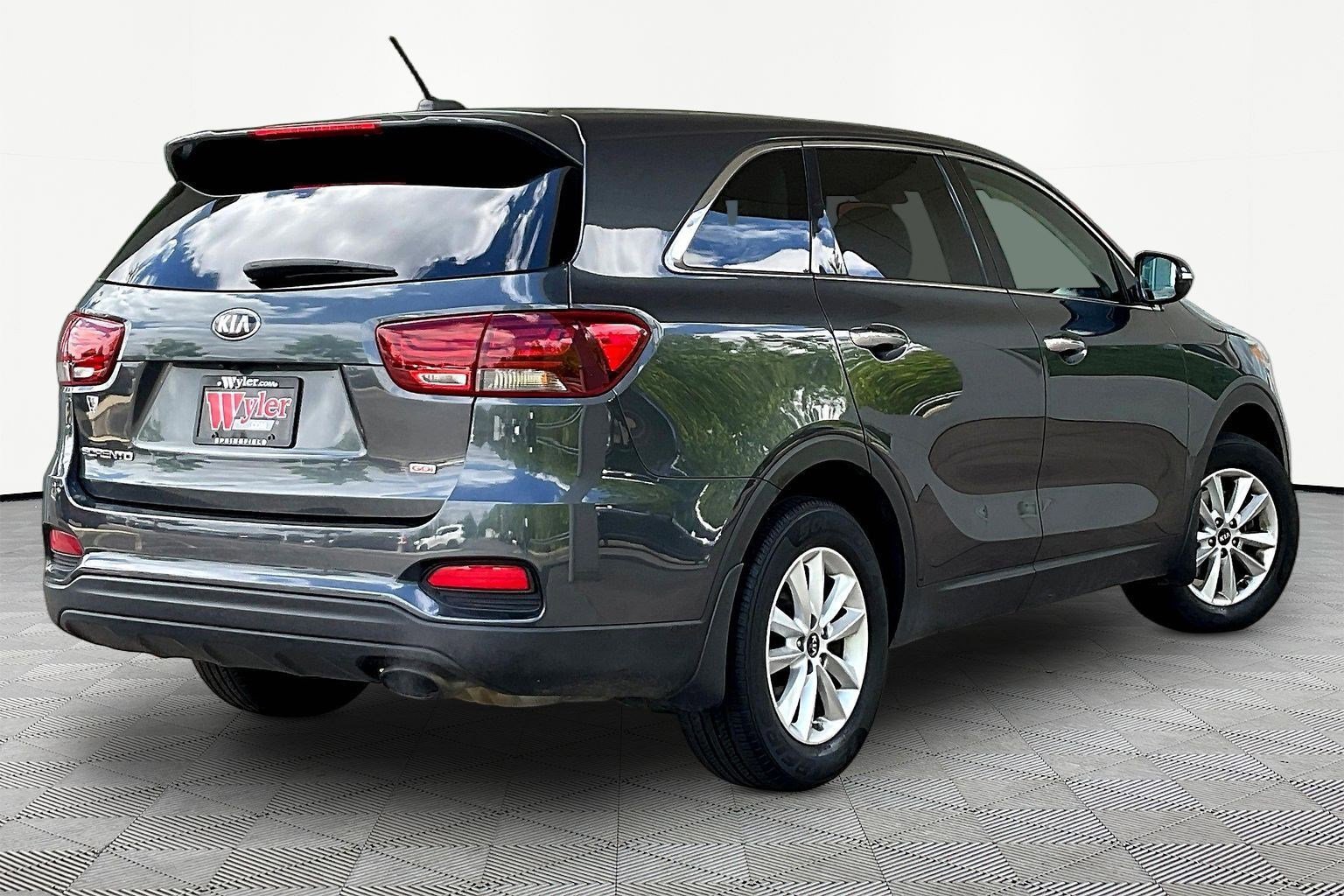 Used 2020 Kia Sorento LX FWD image 6