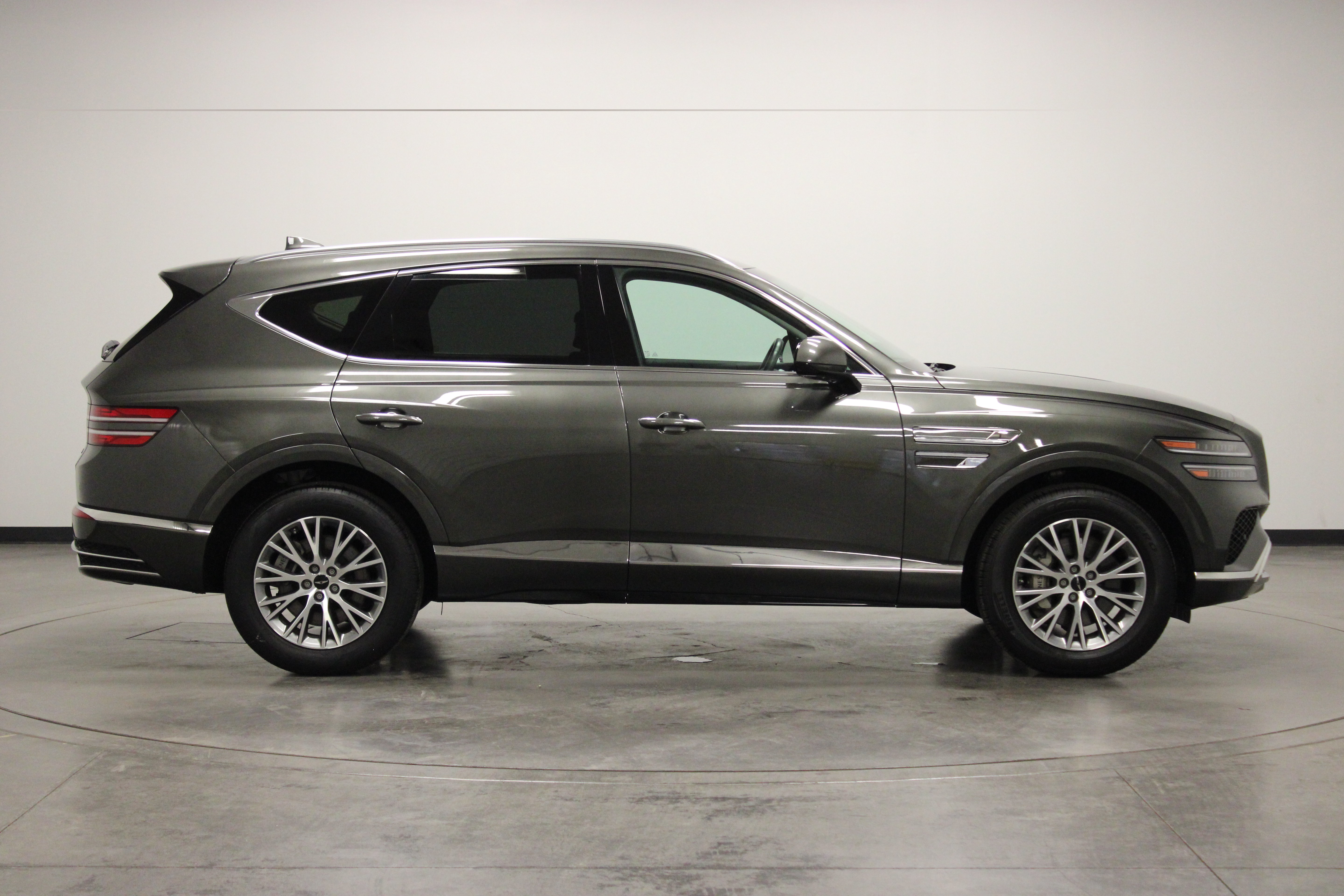 Used 2025 Genesis GV80 2.5T Standard AWD/4WD image 9