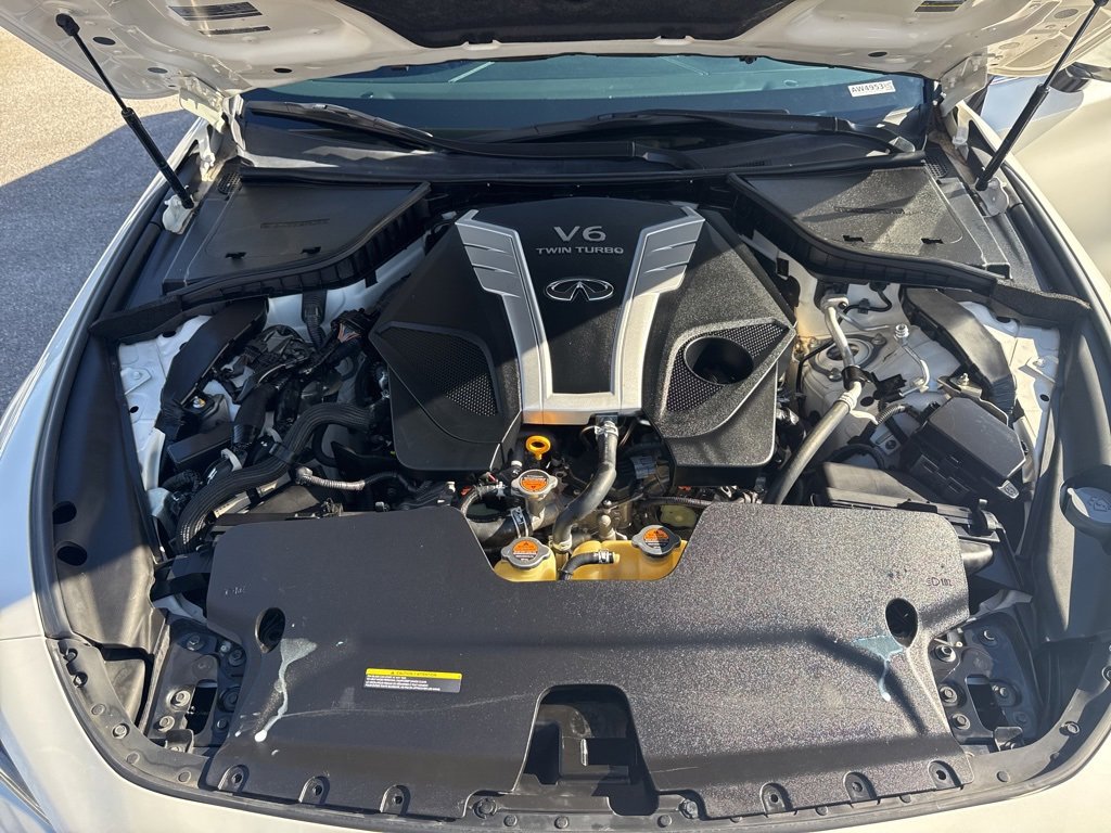 Used 2017 INFINITI Q60 Red Sport 400 image 39
