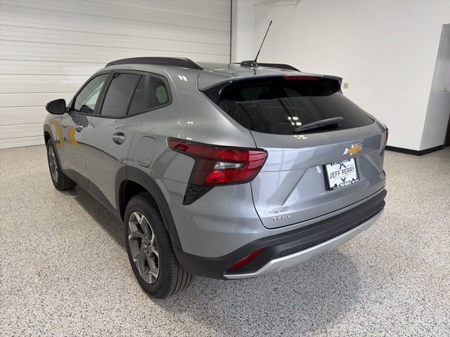 New 2026 Chevrolet Trax LT w/ Driver Confidence Package image 6