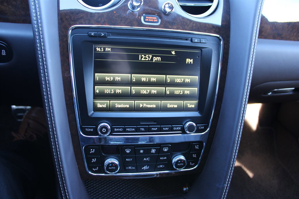 Used 2015 Bentley Flying Spur W12 image 28