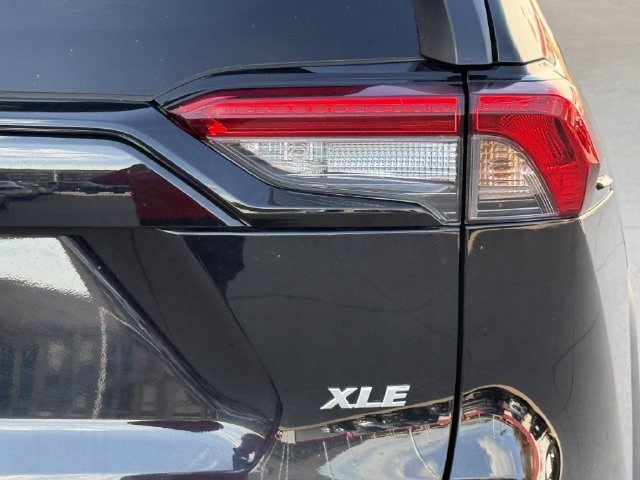Used 2025 Toyota RAV4 XLE FWD image 7