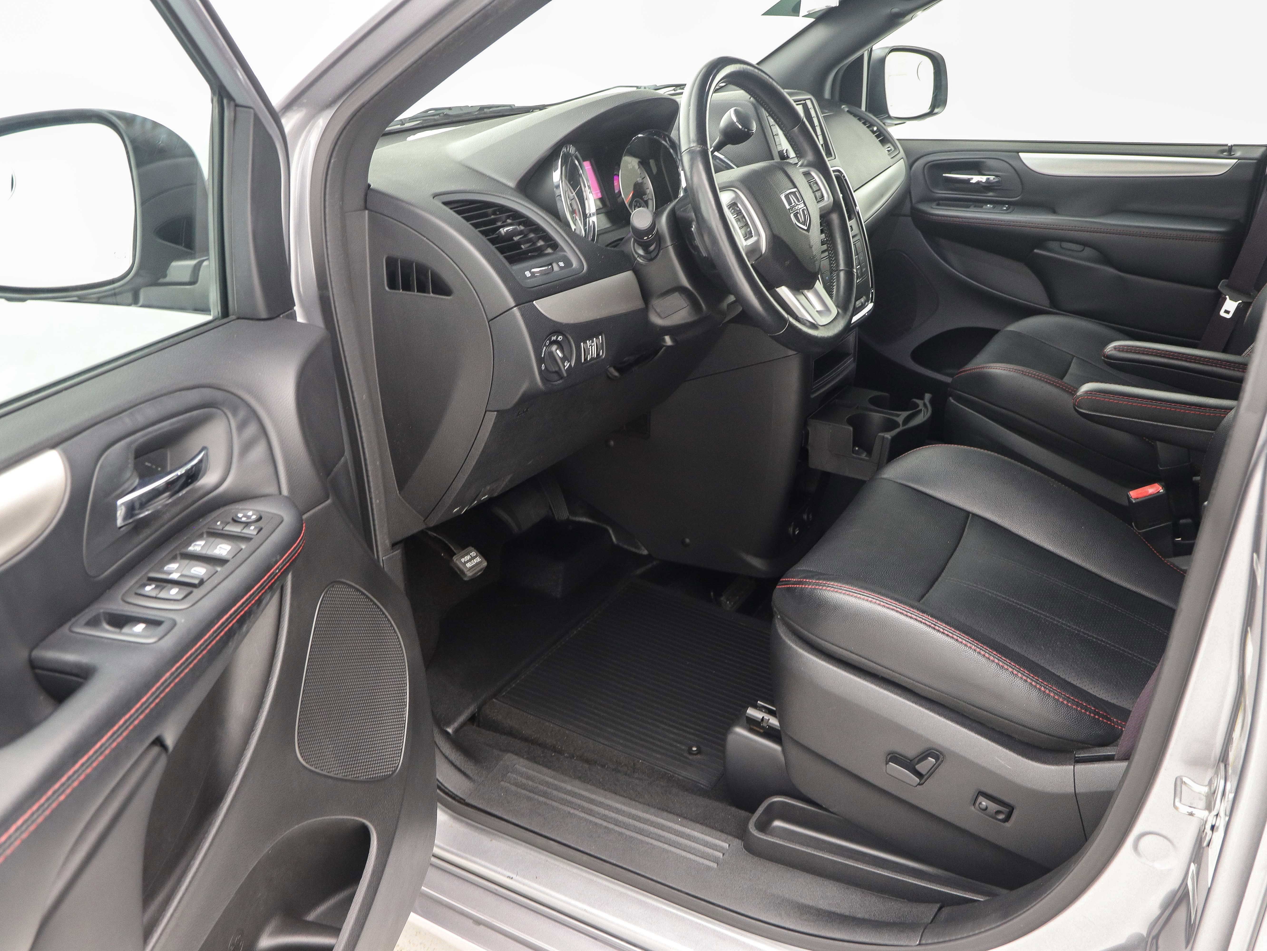 Used 2019 Dodge Grand Caravan GT image 19