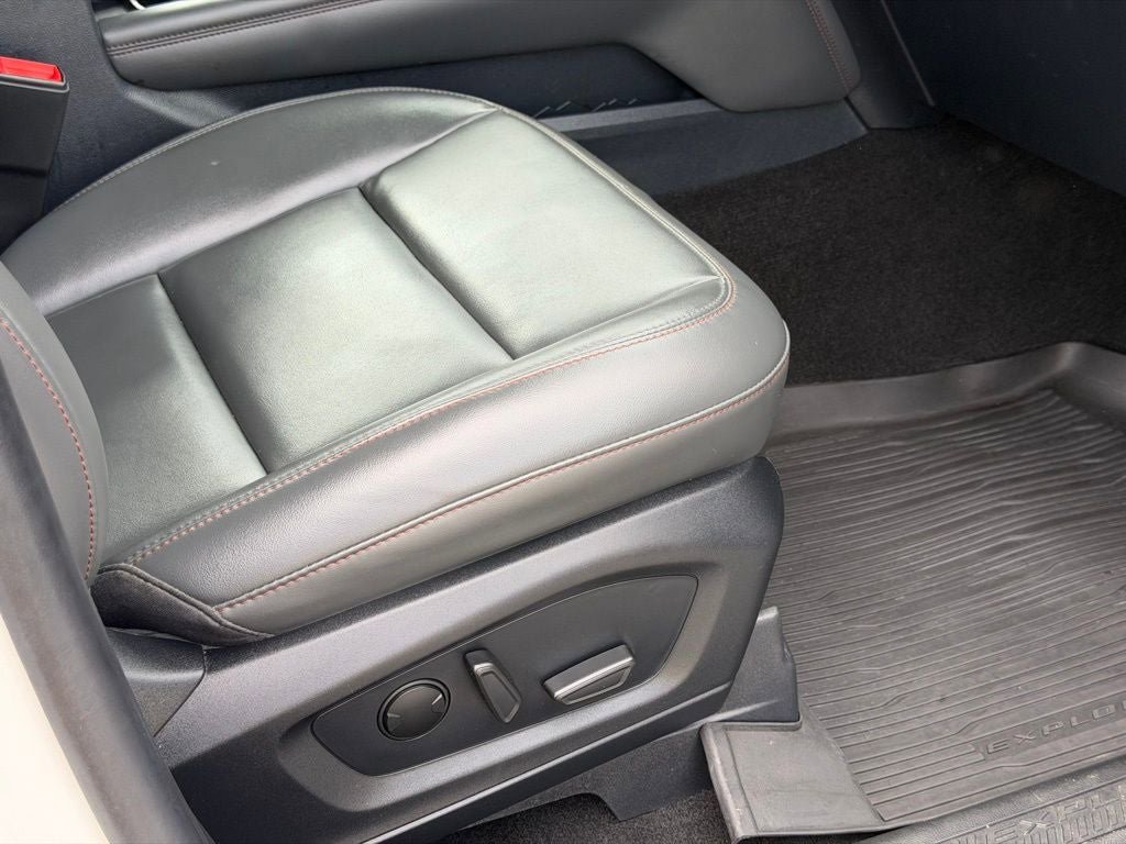 Certified 2025 Ford Explorer Active w/ Active Comfort Package image 19