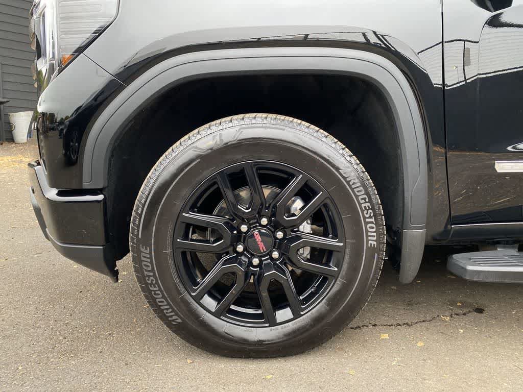 Used 2024 GMC Sierra 1500 Elevation w/ Elevation Premium Package AWD/4WD image 11