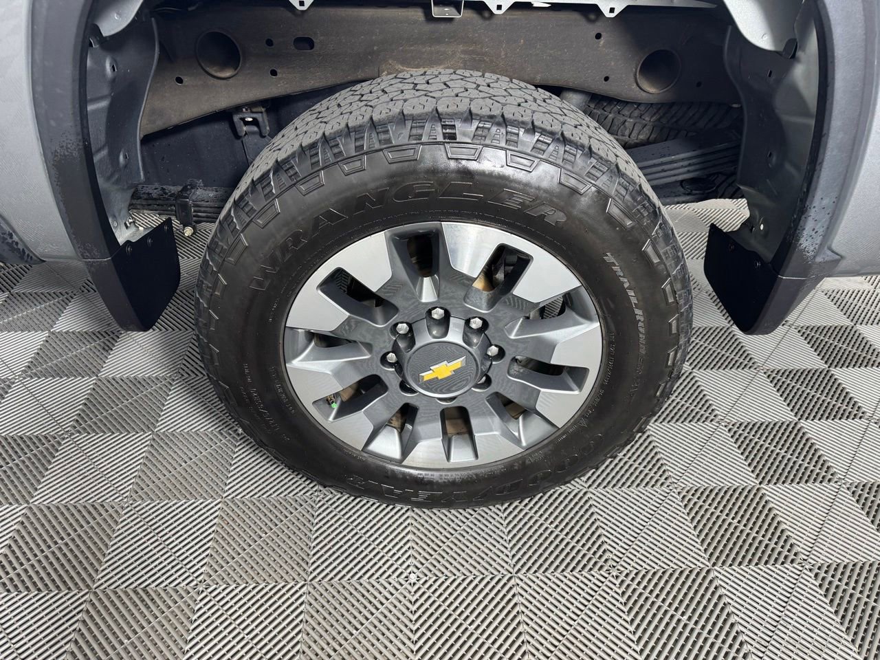 Used 2024 Chevrolet Silverado 2500 Custom AWD/4WD image 34