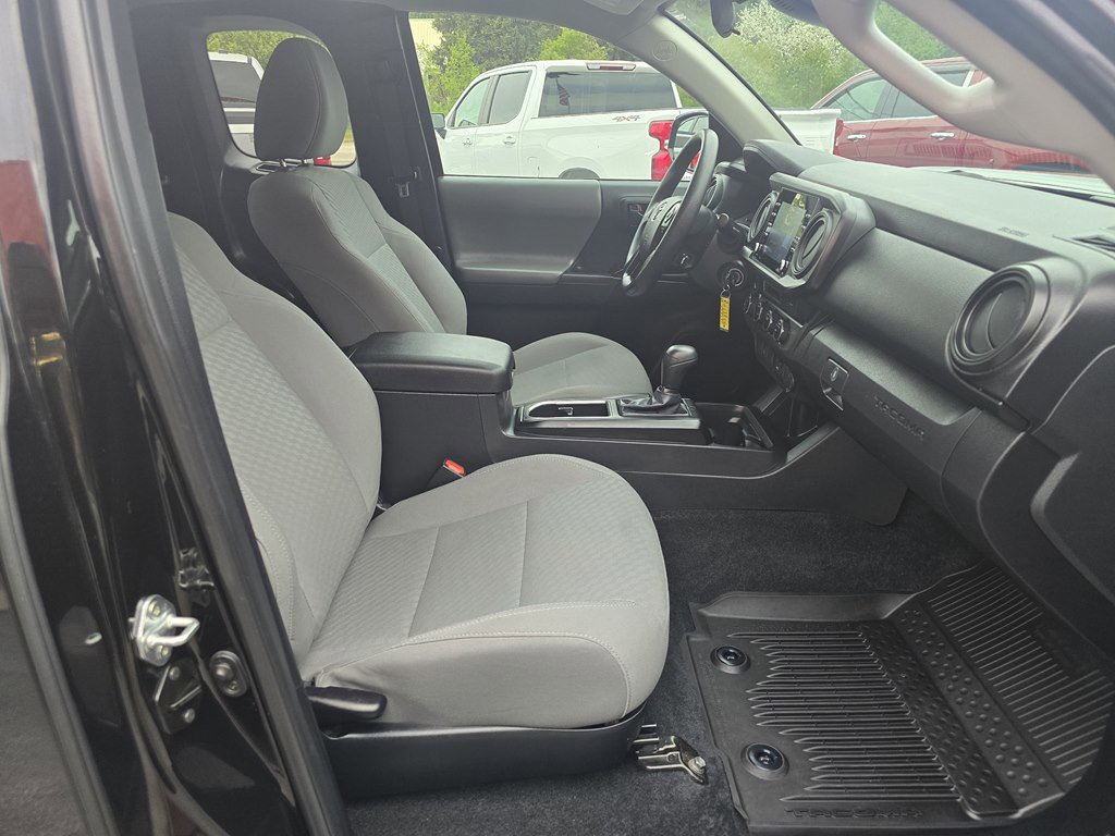 Used 2022 Toyota Tacoma SR w/ SX Package AWD/4WD image 7