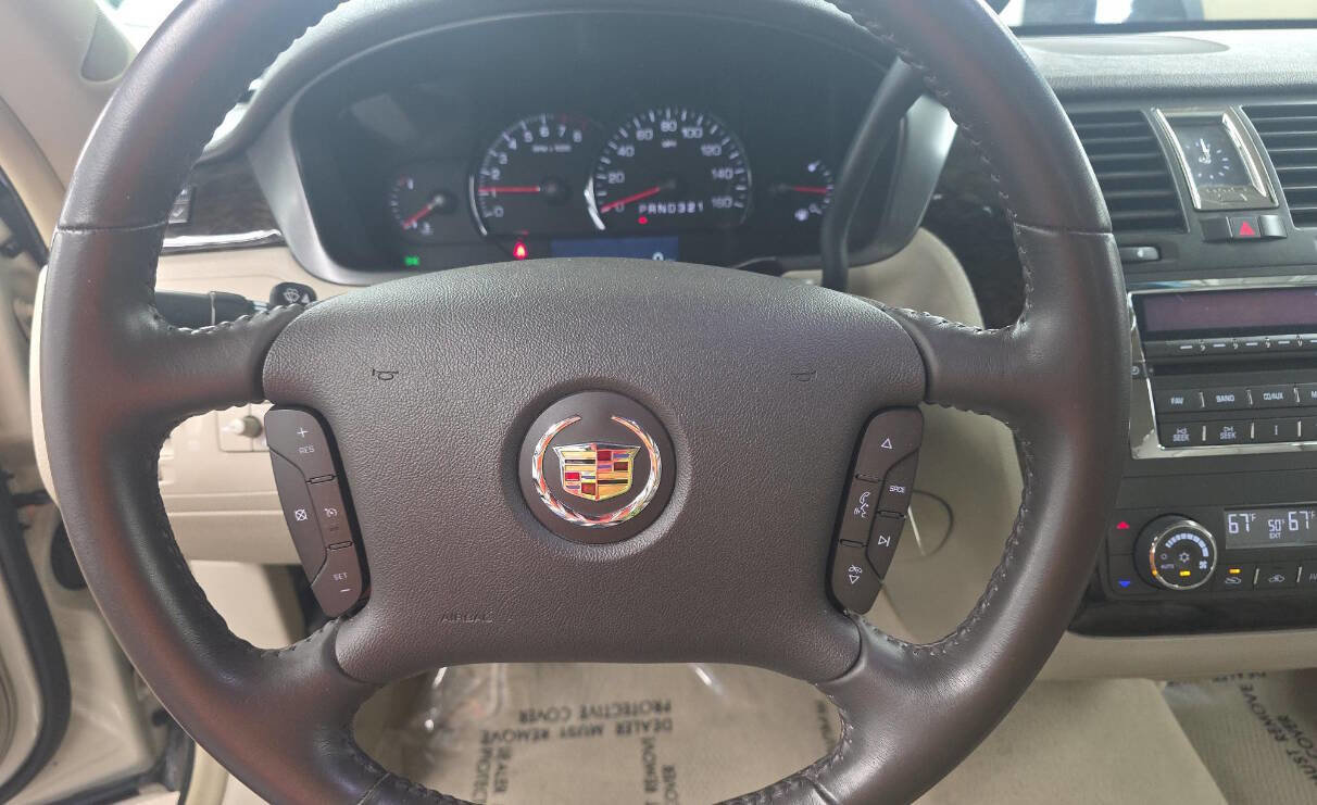 Used 2011 Cadillac DTS FWD image 13