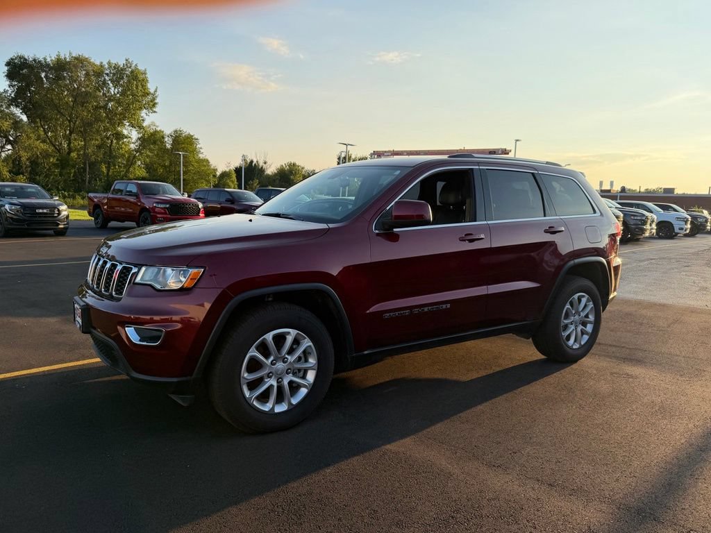 Used 2021 Jeep Grand Cherokee Laredo X AWD/4WD image 3