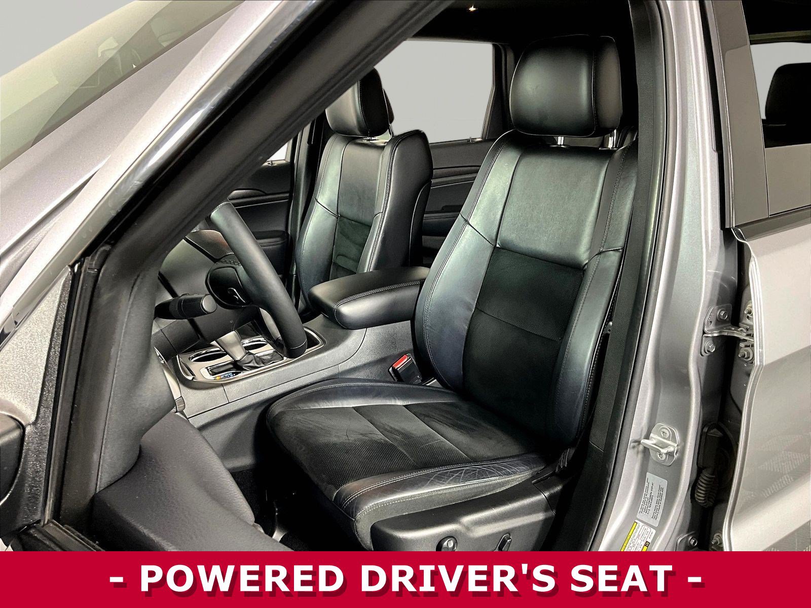 Used 2018 Jeep Grand Cherokee Altitude AWD/4WD image 21