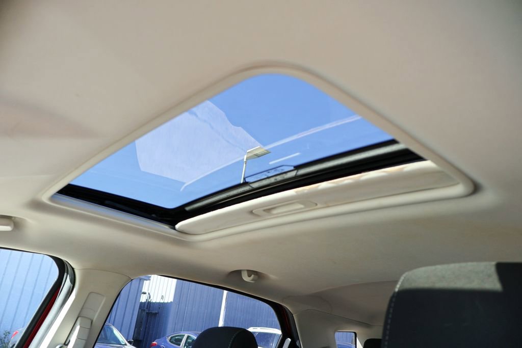 Used 2019 Ford EcoSport SE w/ SE Convenience Package image 11