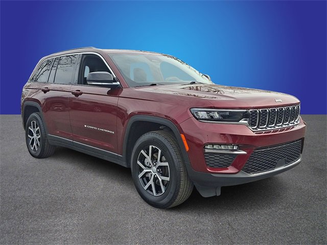 Used 2025 Jeep Grand Cherokee Limited image 3